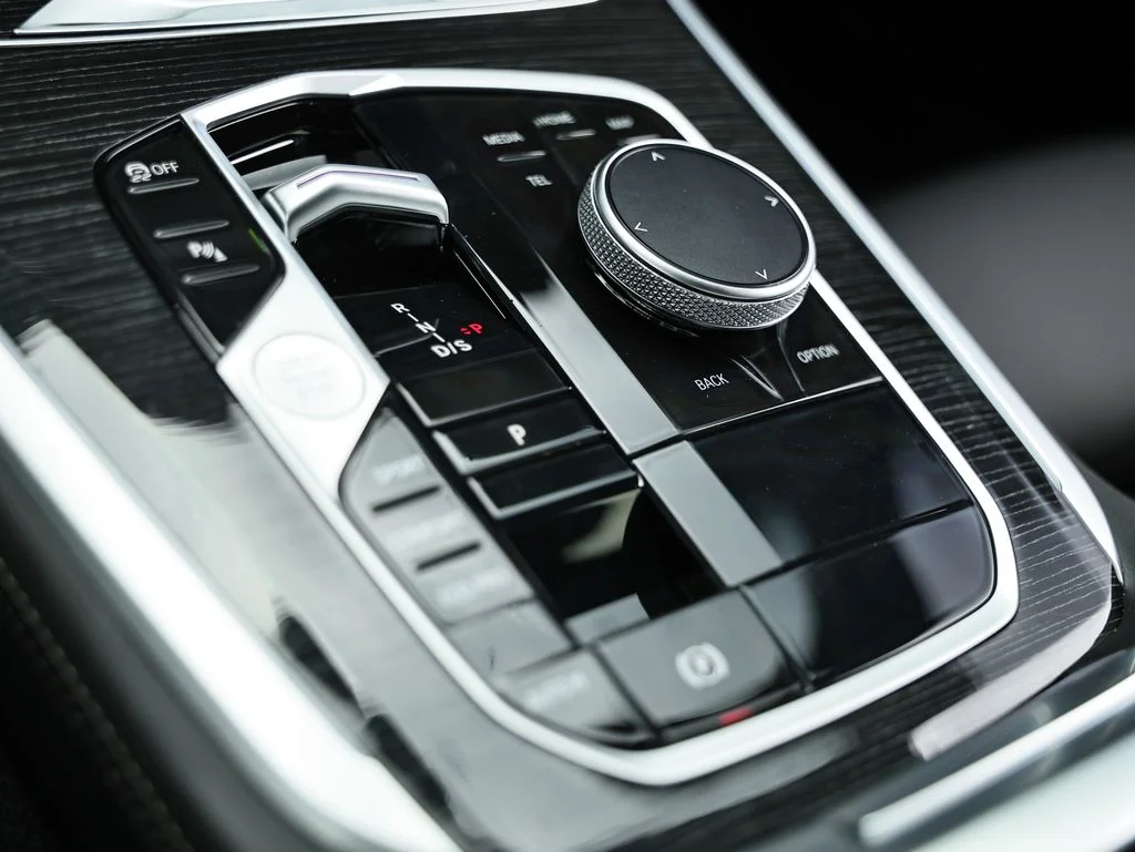 Used 2024 Brooklyn Gray Metallic BMW sDrive40i image 39