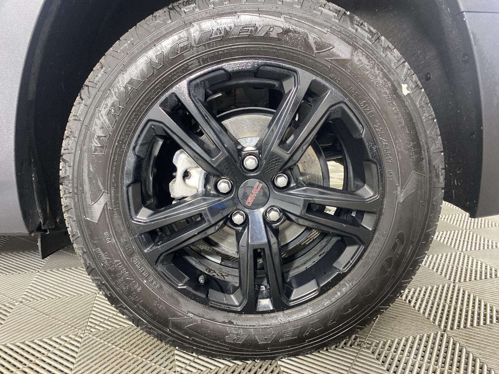 Used 2024 White Frost Tricoat GMC AT4 image 9