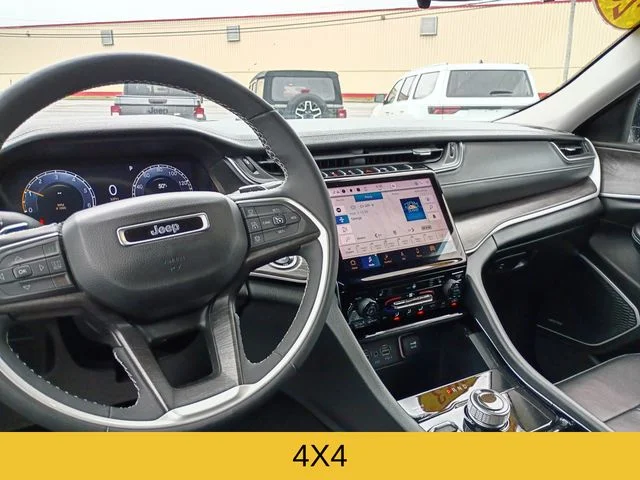 Used 2023 Silver Jeep Limited image 11