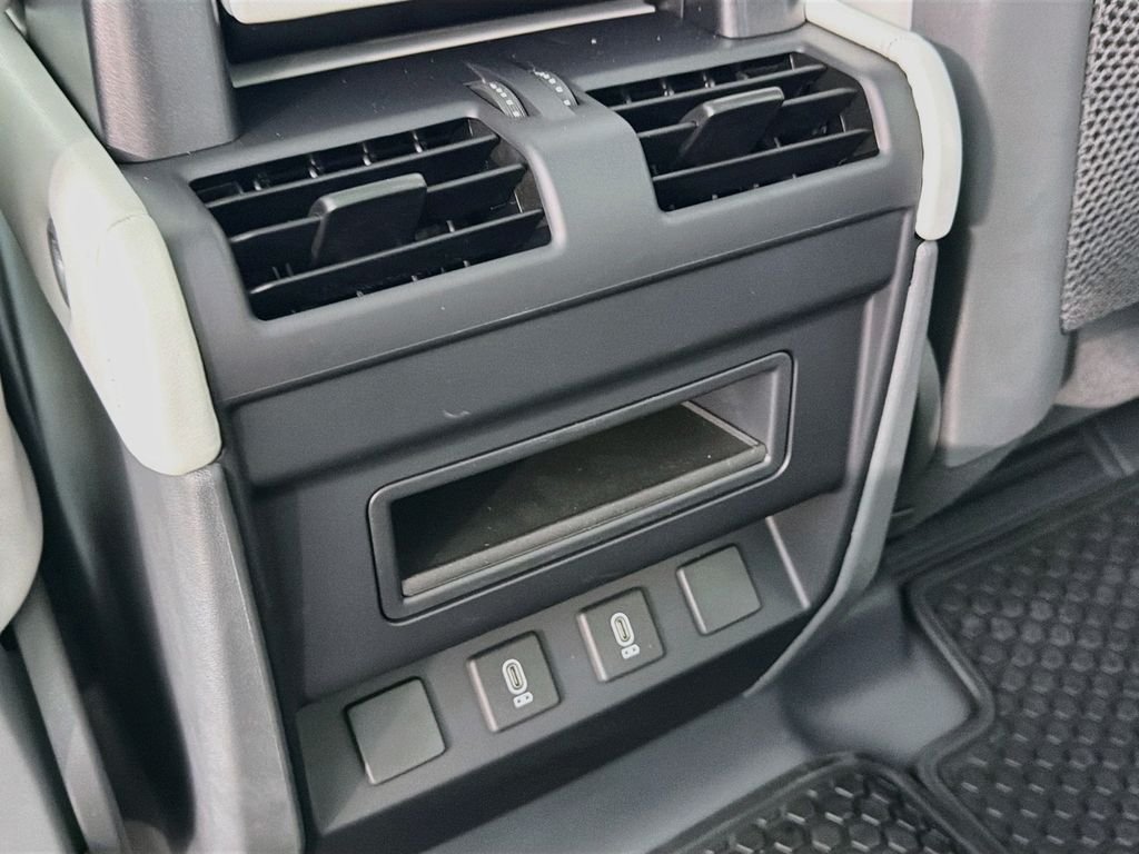 New 2026 Tasman Blue Land Rover X-Dynamic SE image 27