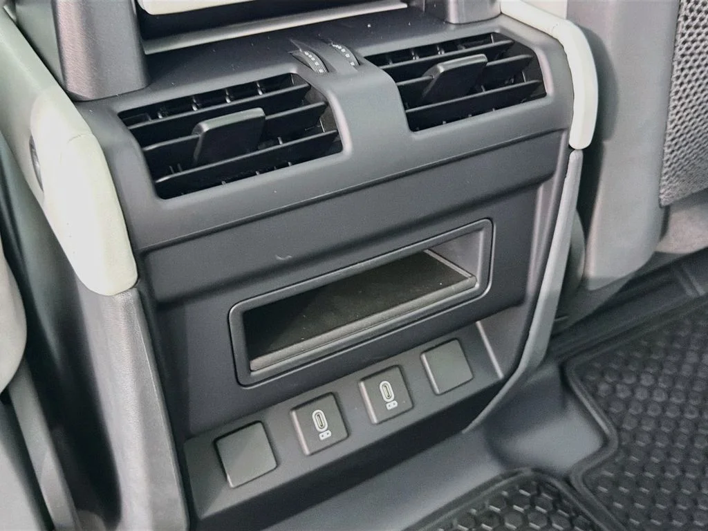 New 2026 Tasman Blue Land Rover X-Dynamic SE image 27