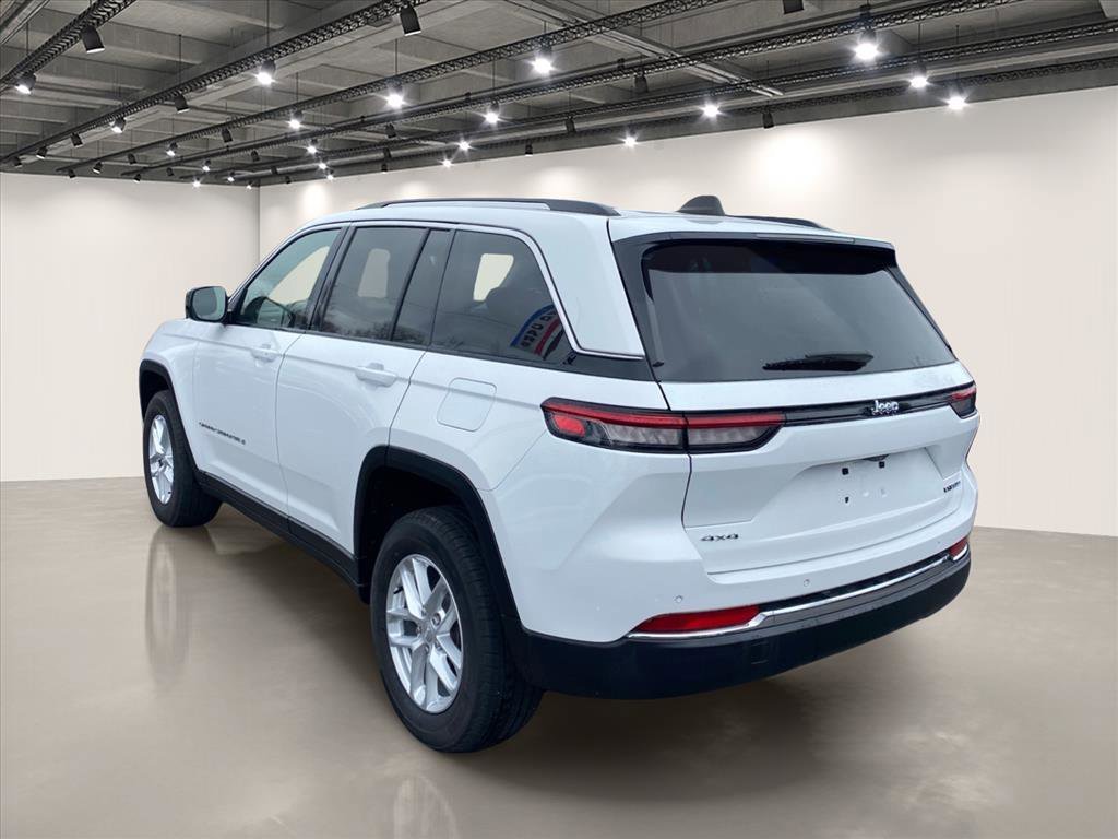 Used 2023 Bright White Clearcoat Jeep Laredo image 5