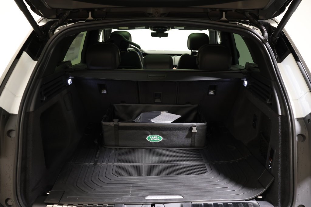 Certified Used 2026 Fuji White Land Rover Dynamic SE image 49