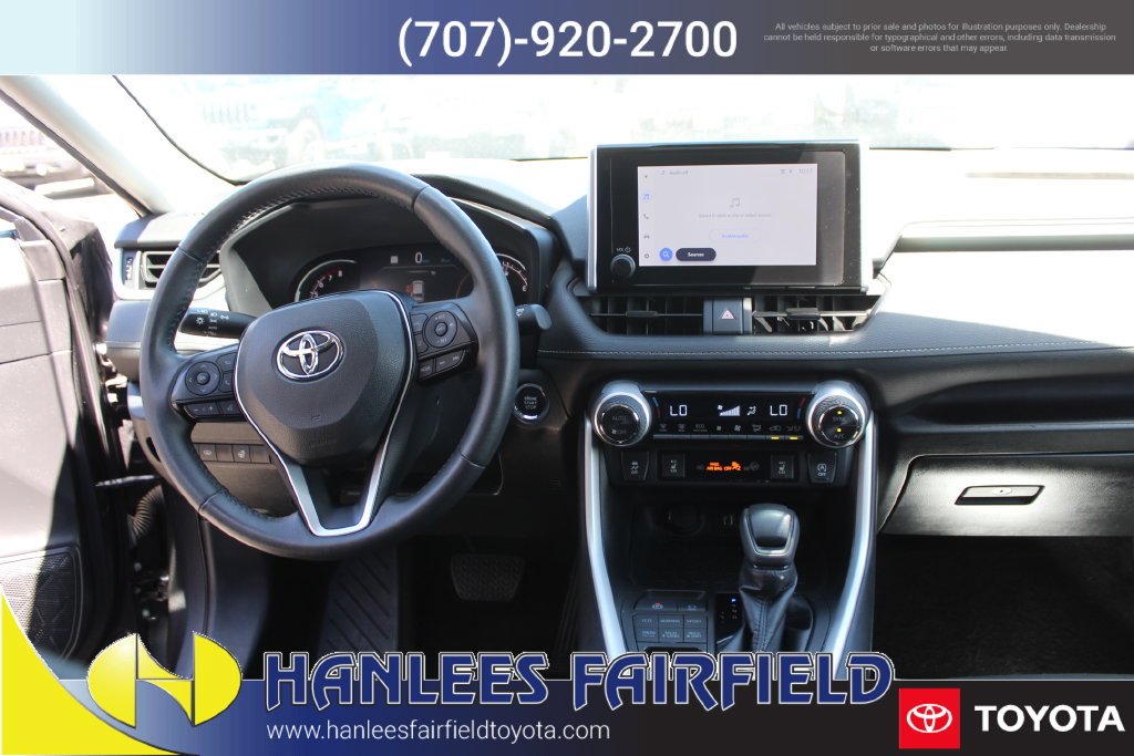 2024 Toyota RAV4 XLE - Photo 17