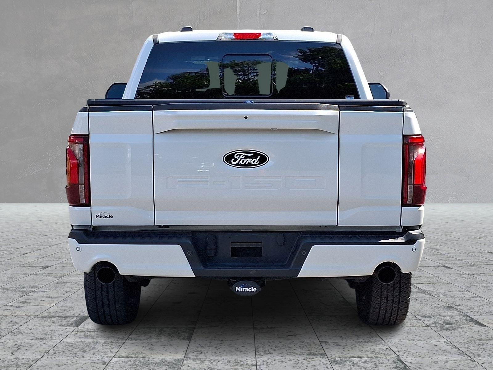 Used 2025 Star White FORD TRUCK LARIAT image 5