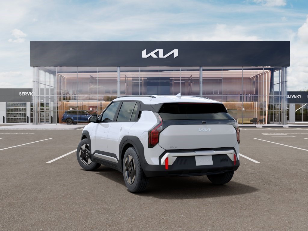 New 2027 Snow White Pearl Kia Wind image 4