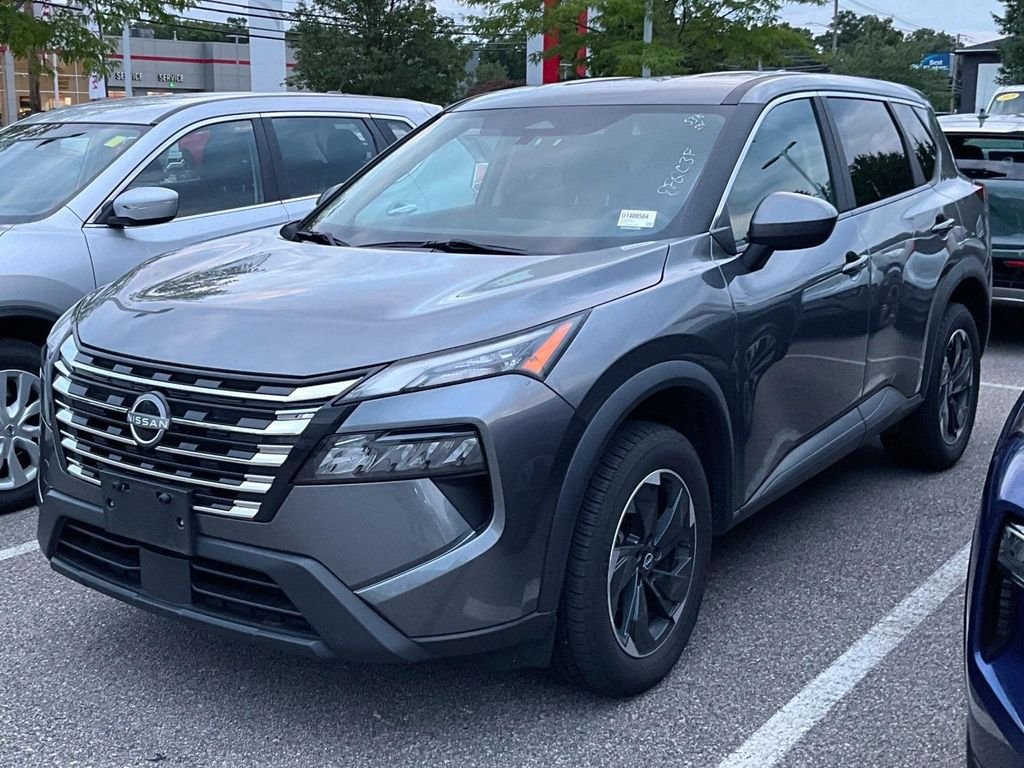 Used 2024 Gray Nissan SV image 3