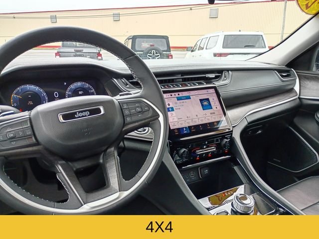 Used 2023 Silver Jeep Limited image 11