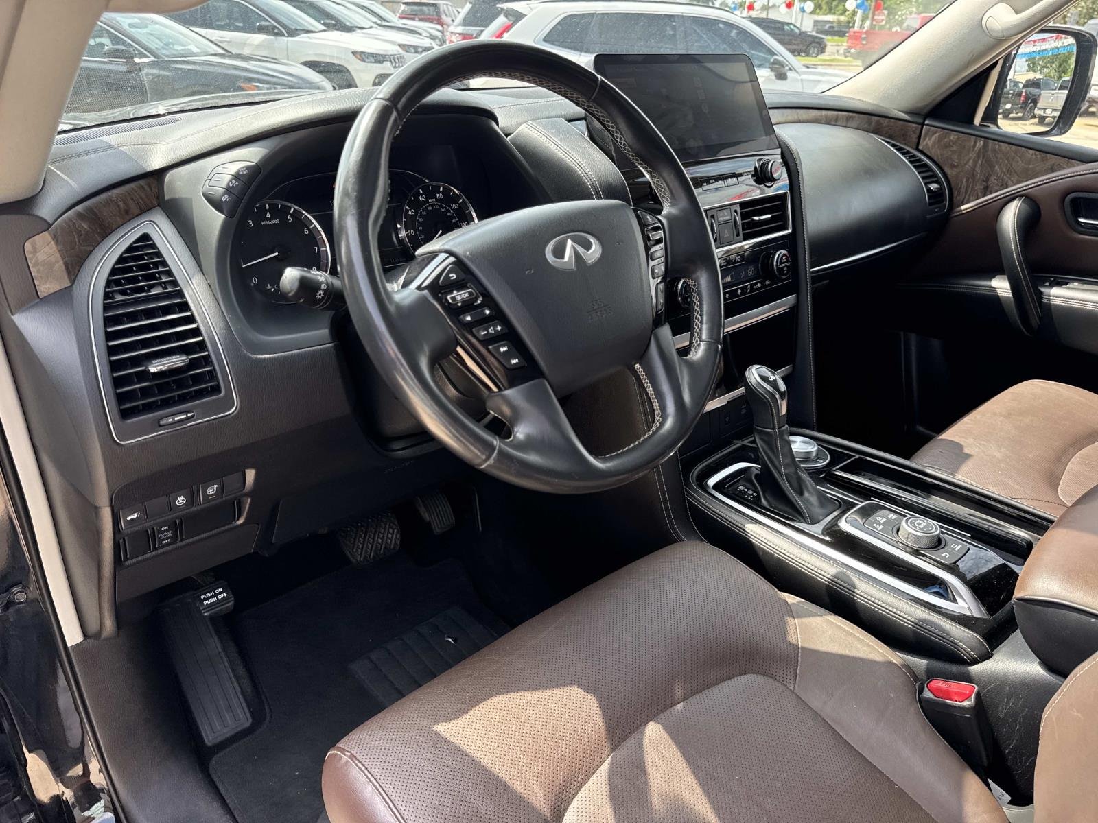 Used 2023 Black Obsidian INFINITI PREMIUM SELECT image 17
