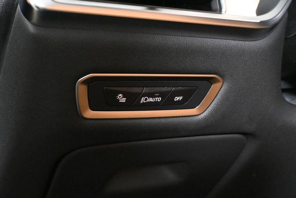 Used 2027 Black BMW xDrive40i image 26