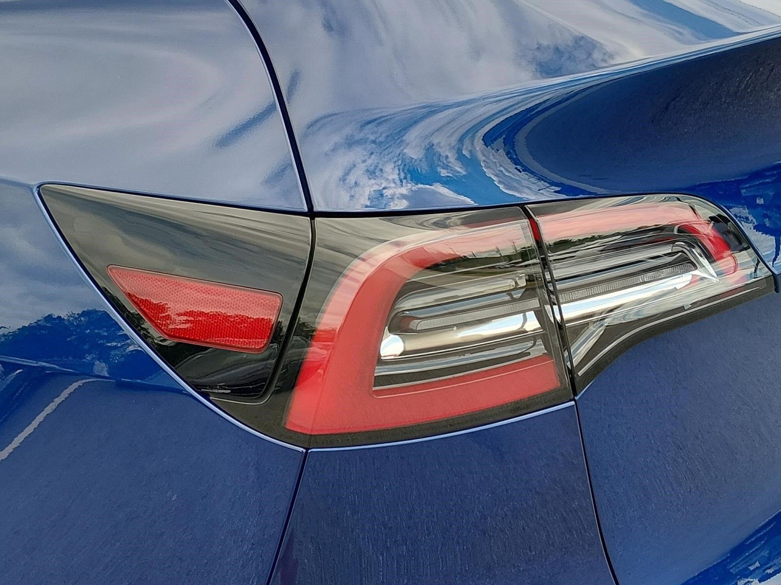 Used 2021  Tesla Long Range image 13