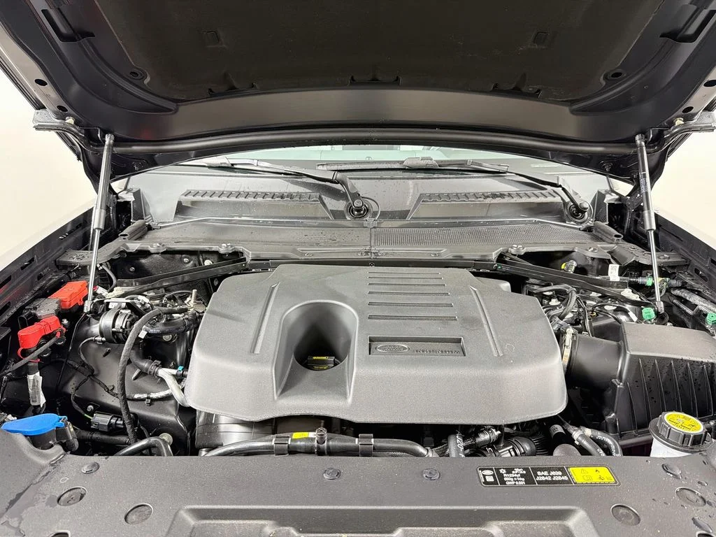 New 2026 Carpathian Grey Land Rover X-Dynamic SE image 32