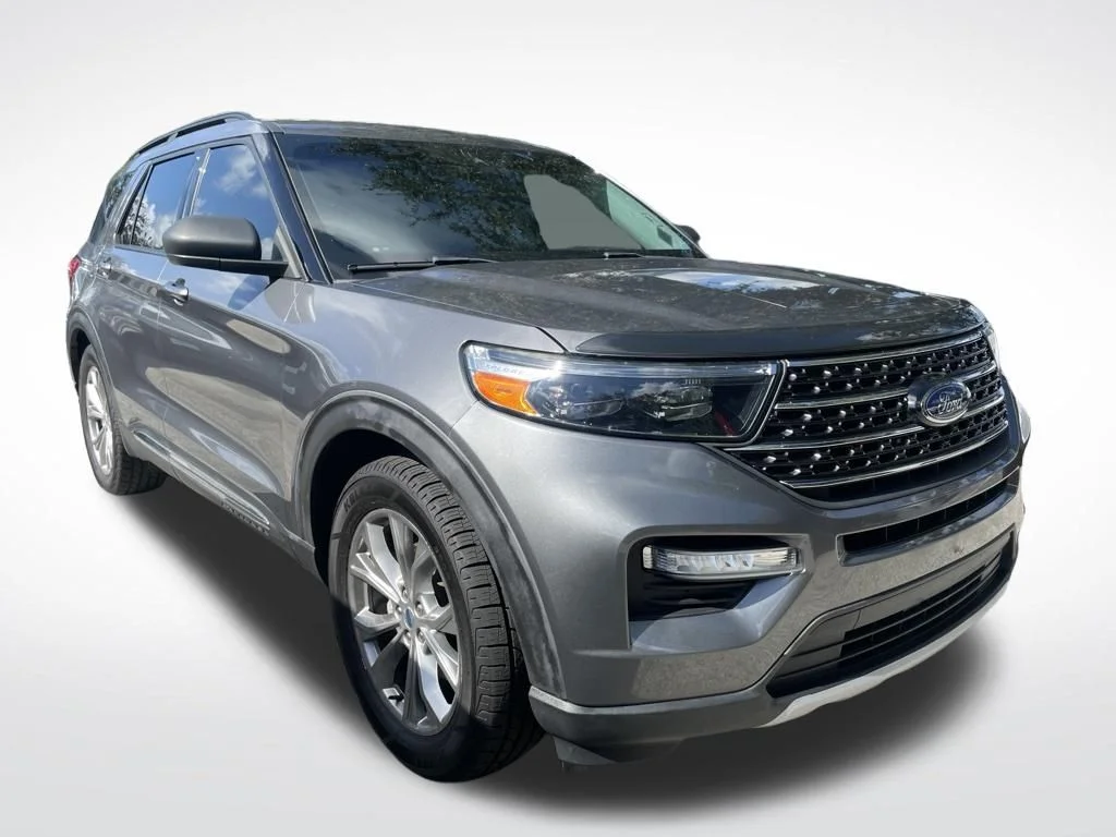 Certified Used 2021 Gray Metallic Ford XLT image 2