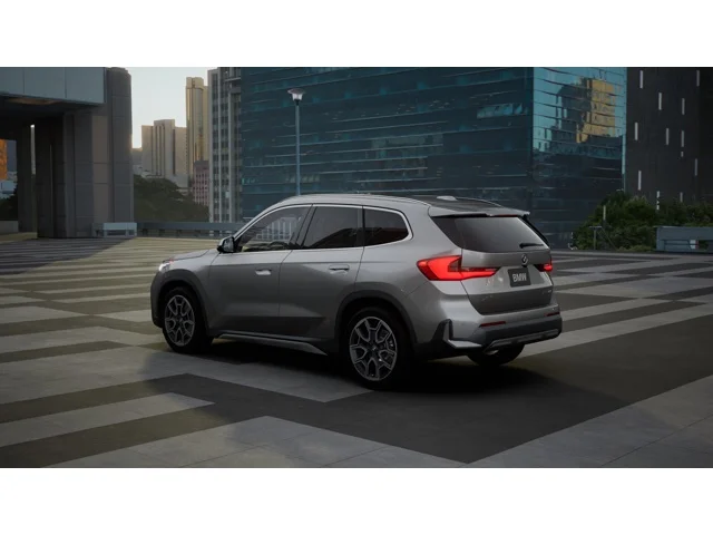 New 2027 Space Silver Metallic BMW  image 2