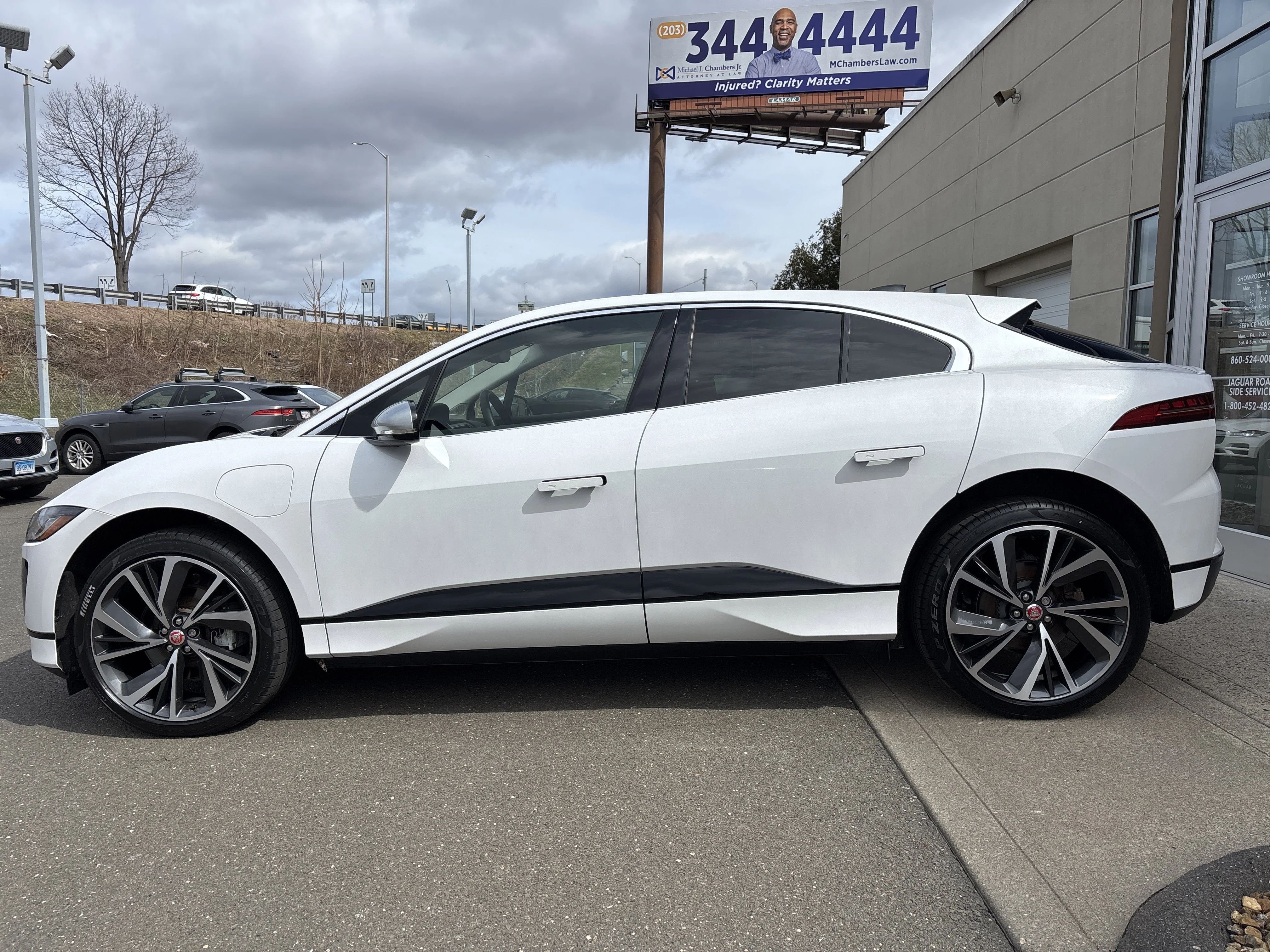 Used 2023 Fuji White Jaguar HSE image 3