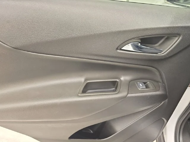 Used 2024 Summit White Chevrolet LT image 18