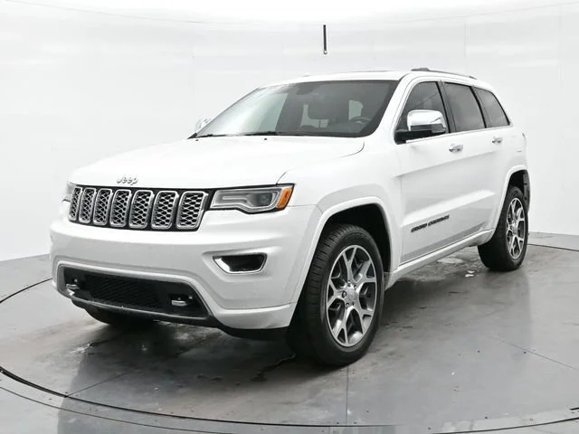 Used 2019 Ivory 3-coat Jeep Overland image 3