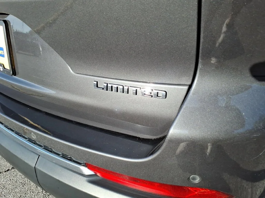 Used 2021 Gray Jeep Limited image 10