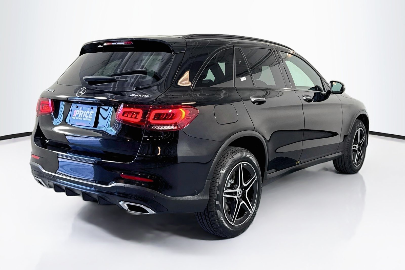 Certified Used 2022 Black Mercedes-Benz GLC 300 image 5