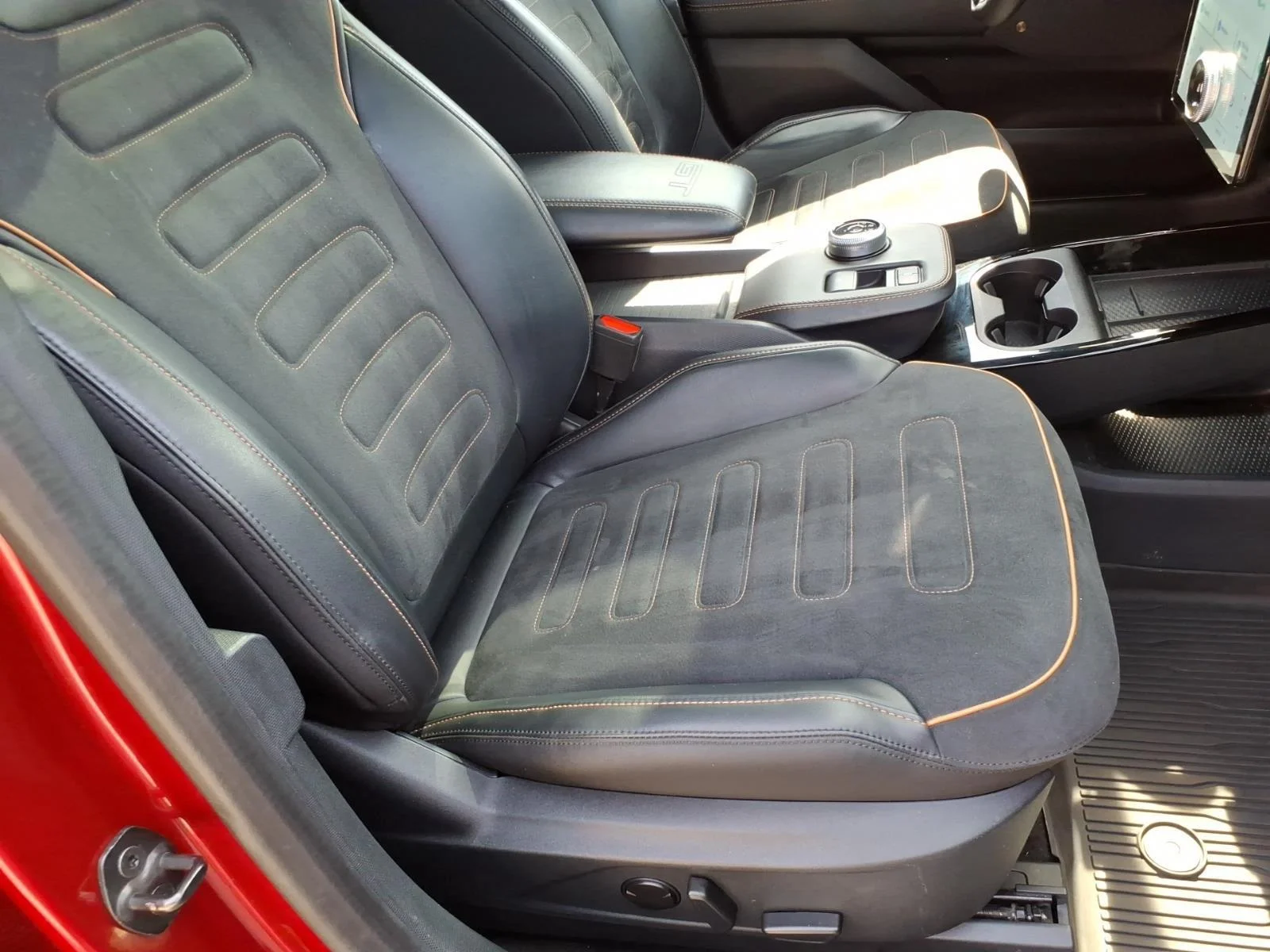 Used 2022 Rapid Red Metallic Tinted Clearcoat Ford GT image 23