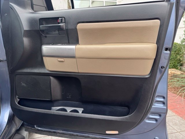 Used 2018 Blue Toyota SR5 image 27