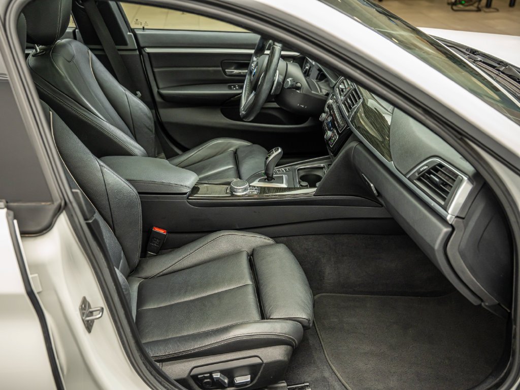 Used 2020 Alpine White BMW 430i xDrive Gran Coupe image 22