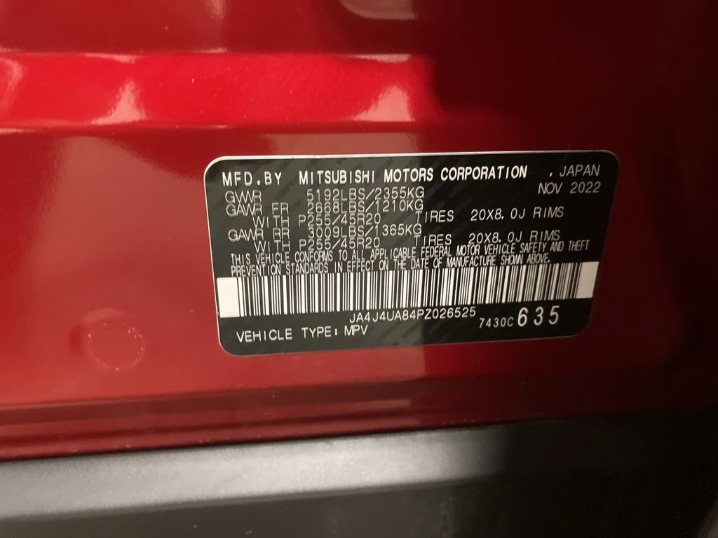 Used 2023  Mitsubishi SE image 31