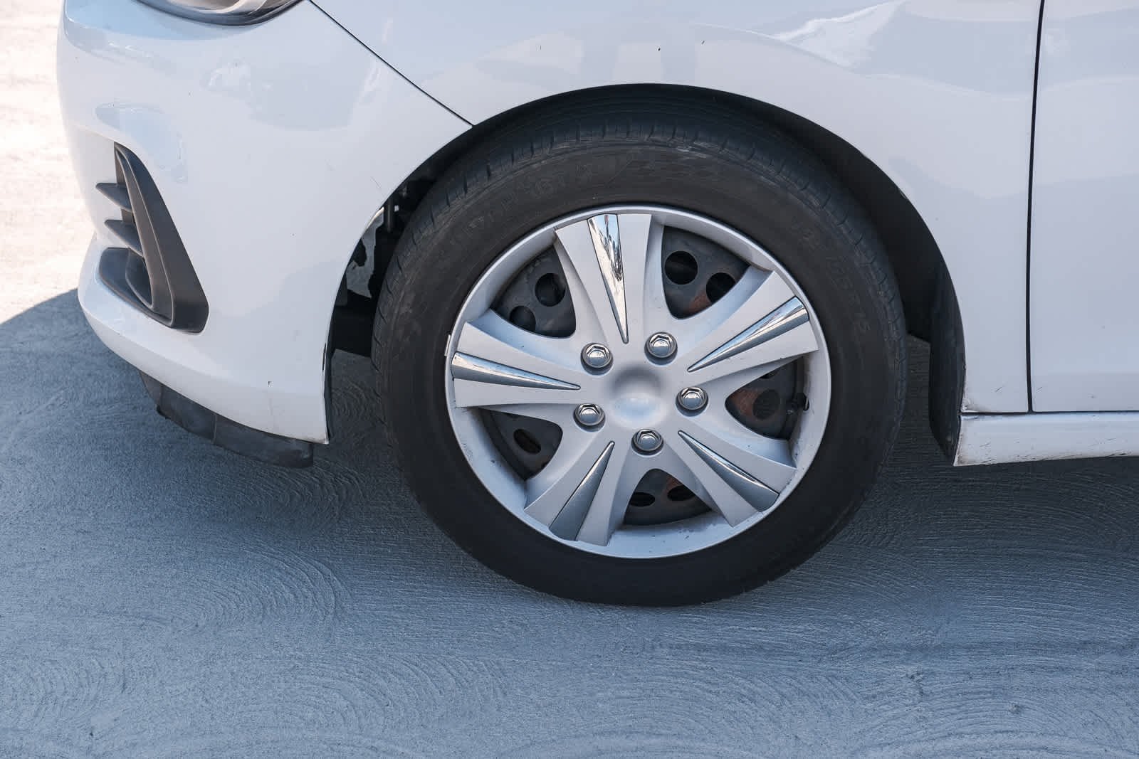 Used 2017 Summit White Chevrolet LS image 10