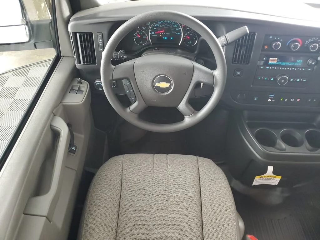 2025 Chevrolet Express Cargo Work Van - Photo 14
