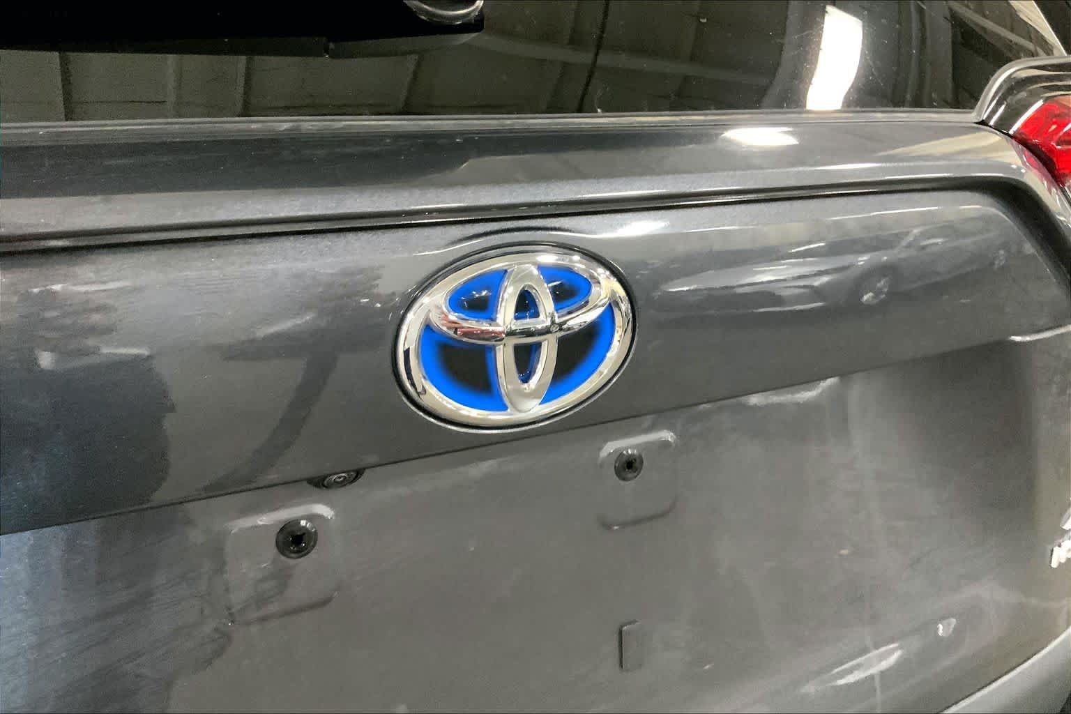 Used 2024 Magnetic Gray Metallic Toyota Hybrid XLE image 31
