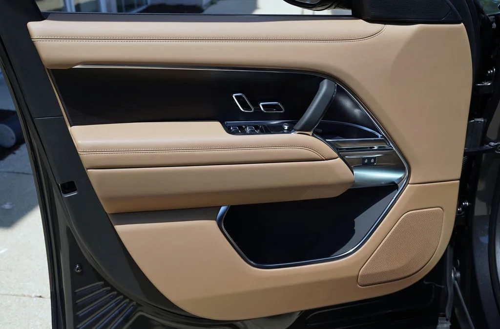 New 2026 Carpathian Grey Land Rover SE image 11