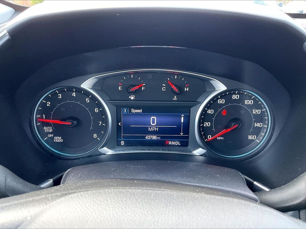 Used 2024 Gray Chevrolet LT image 25