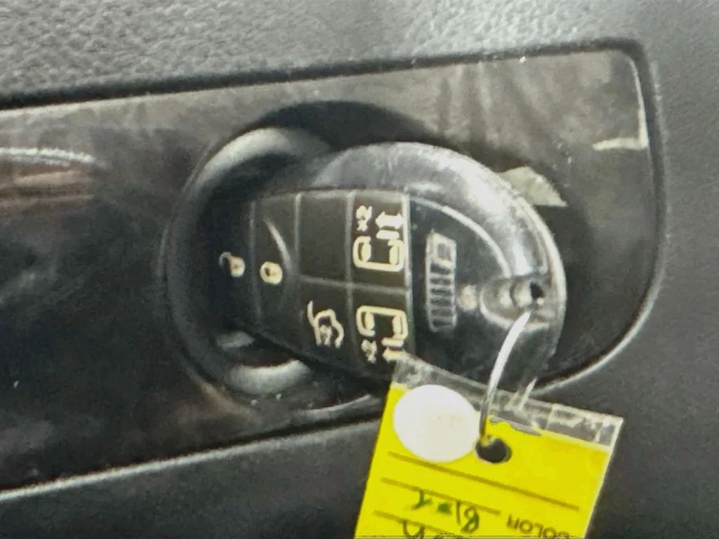 Used 2015 Silver Dodge SXT image 16