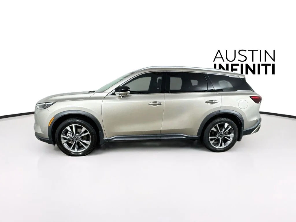 Certified Used 2022 Silver INFINITI LUXE image 4