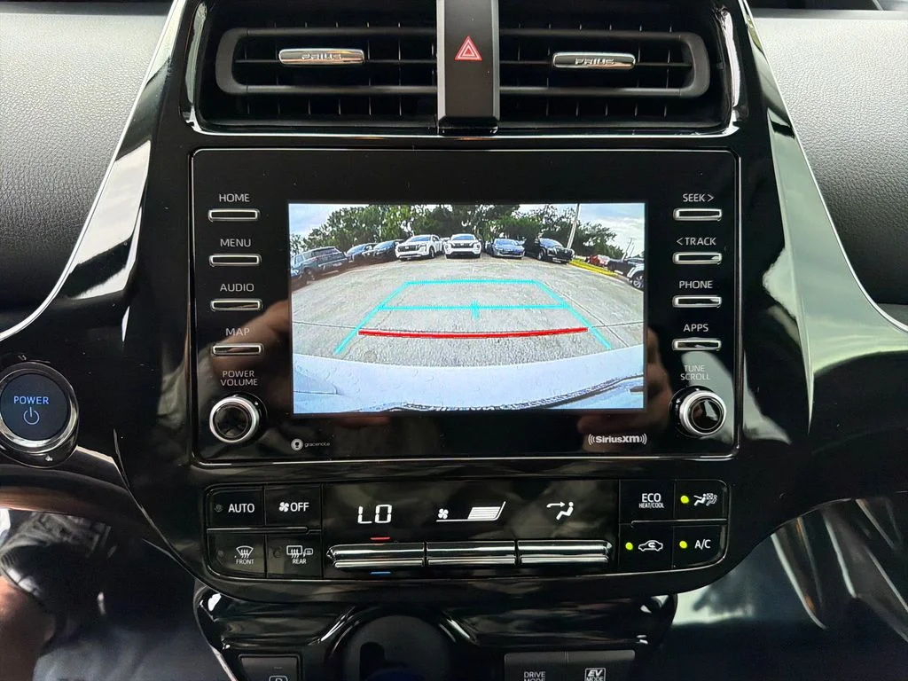 2021 Toyota Prius LE - Photo 25