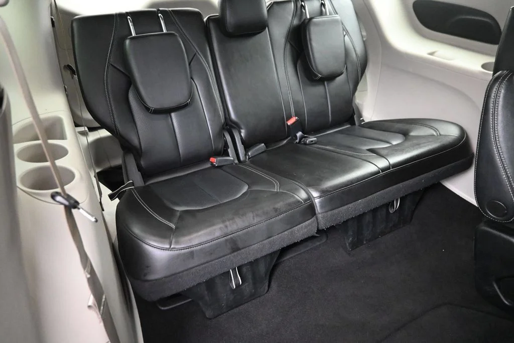 Used 2023 White Chrysler Touring L image 12