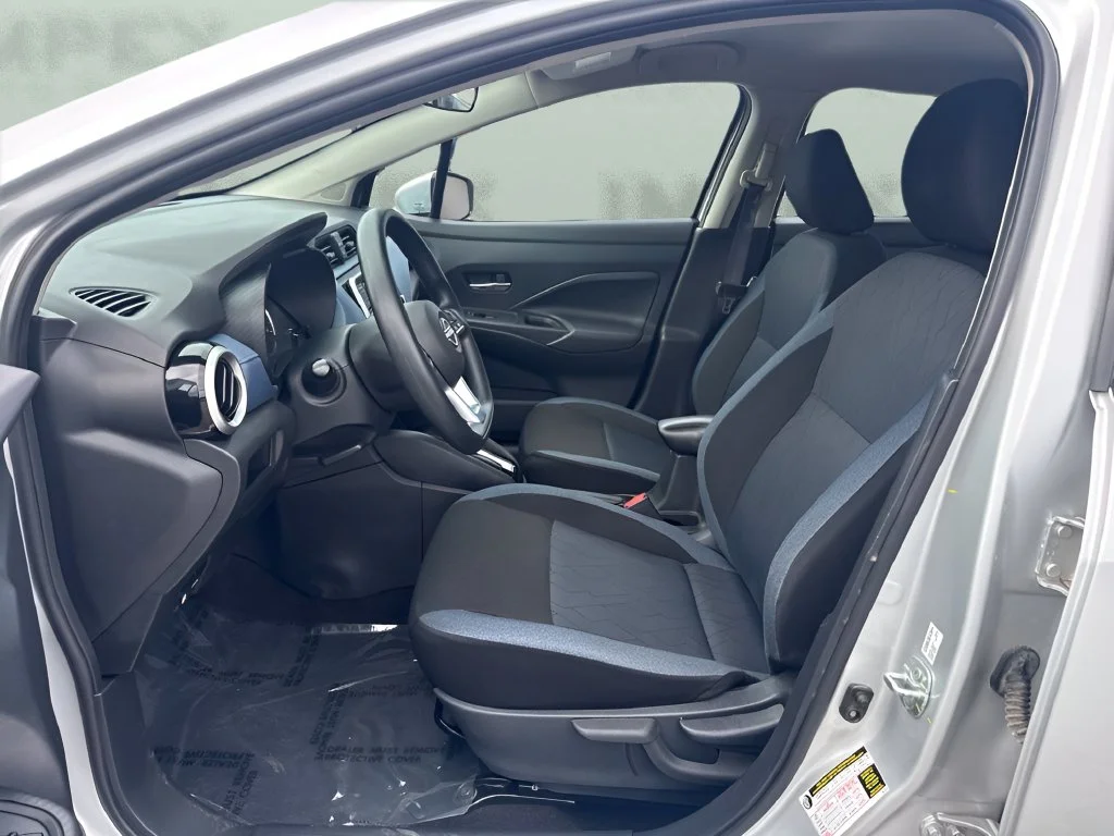 Used 2025 Silver Nissan 1.6 SV image 9