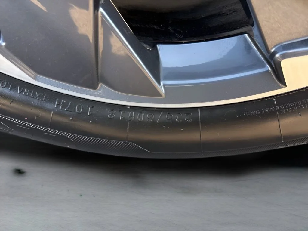 Used 2025 Gray Nissan SV image 33