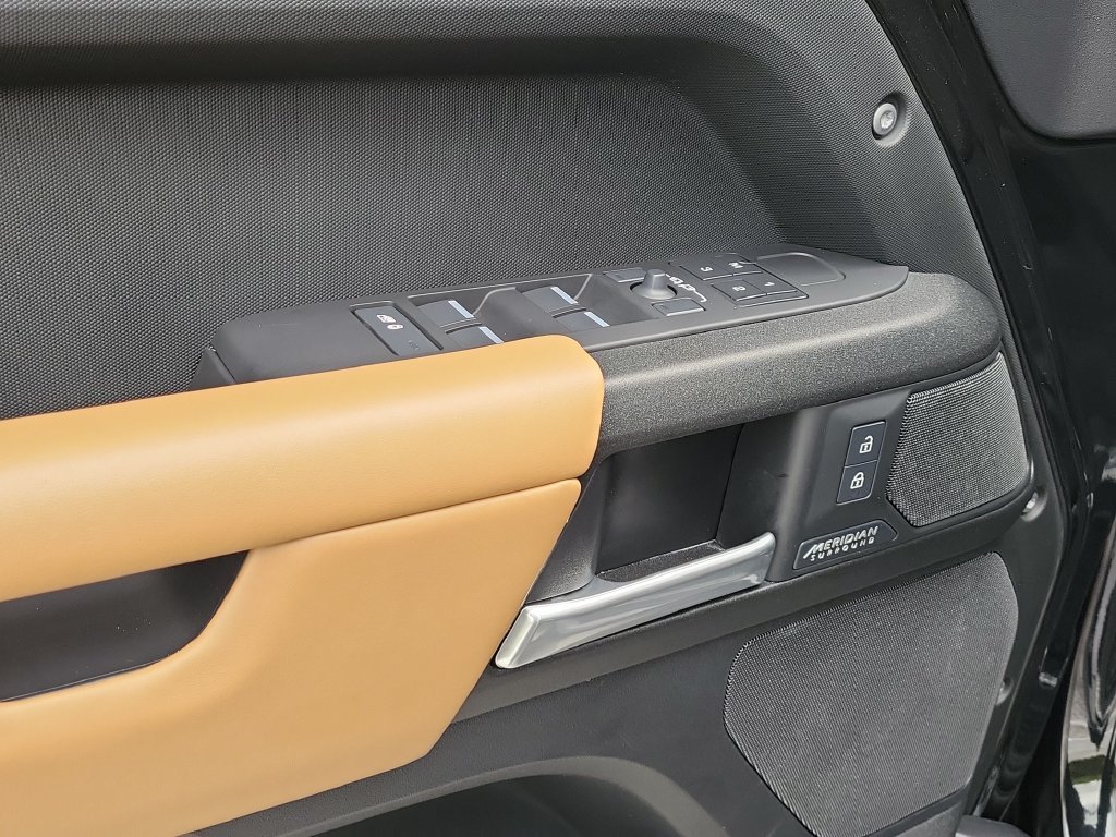 Certified Used 2025 Black Land Rover X image 23