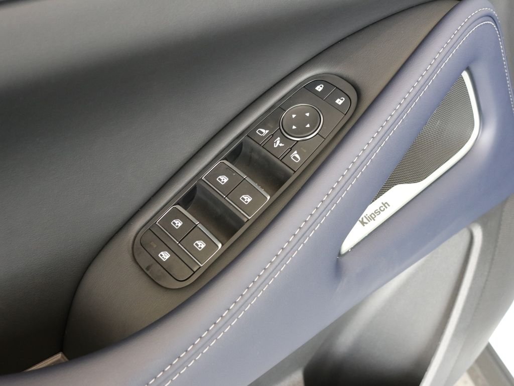 New 2026 2T RAD WHT INFINITI Sport AWD image 22