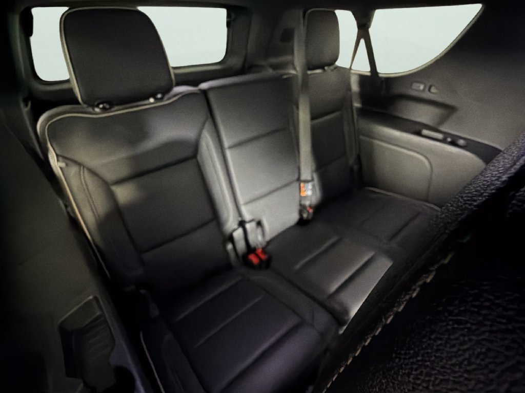 Used 2025 Sterling Gray Metallic Chevrolet Premier image 29