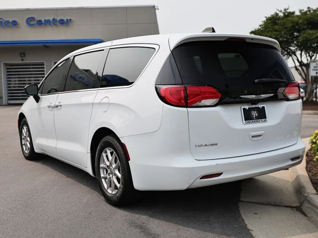 Used 2024 Bright White Clearcoat Chrysler LX image 7