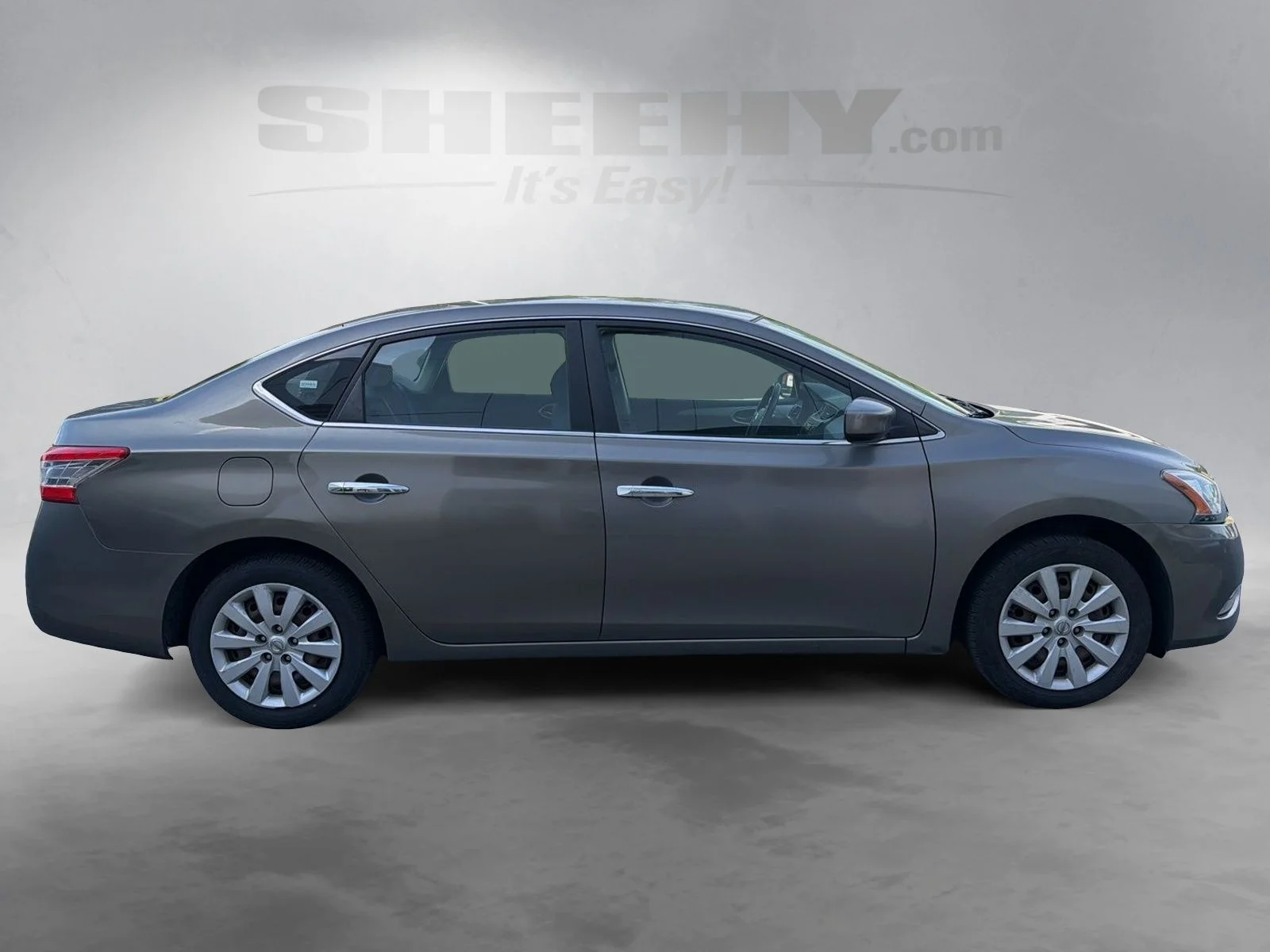 Used 2015 Silver Nissan SV image 10