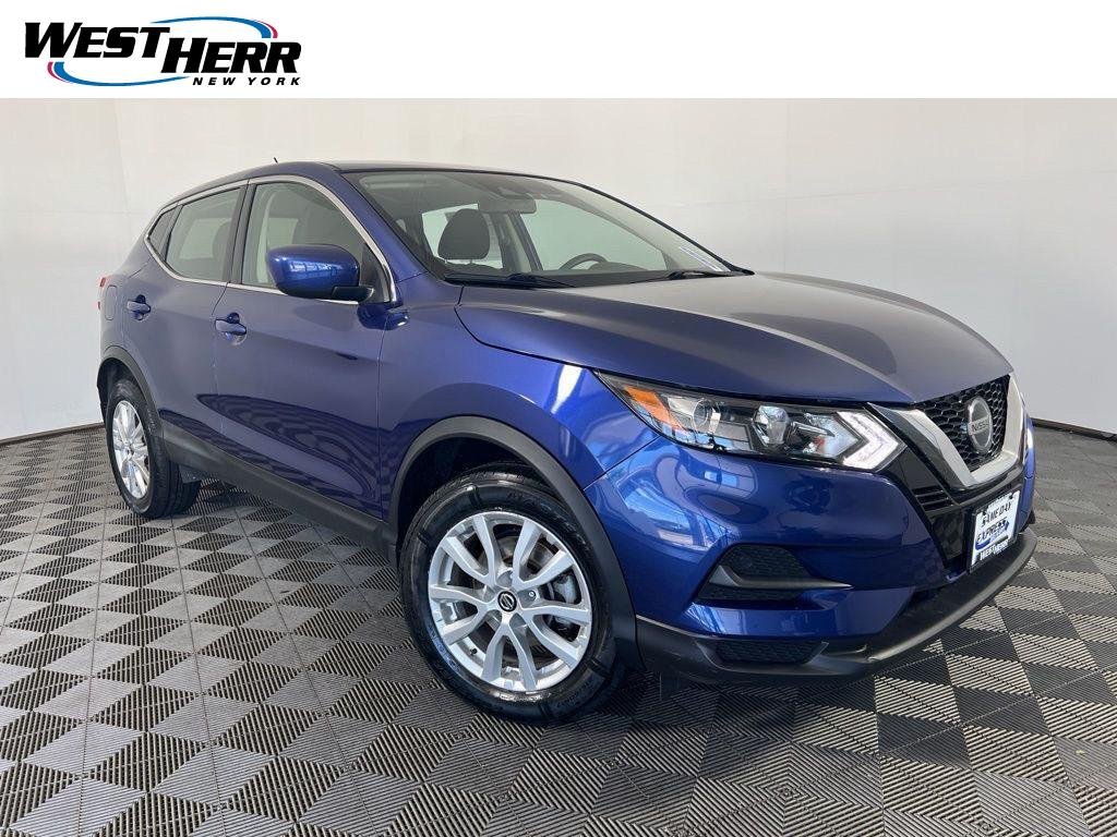 Used 2020 Caspian Blue Metallic Nissan S image 1