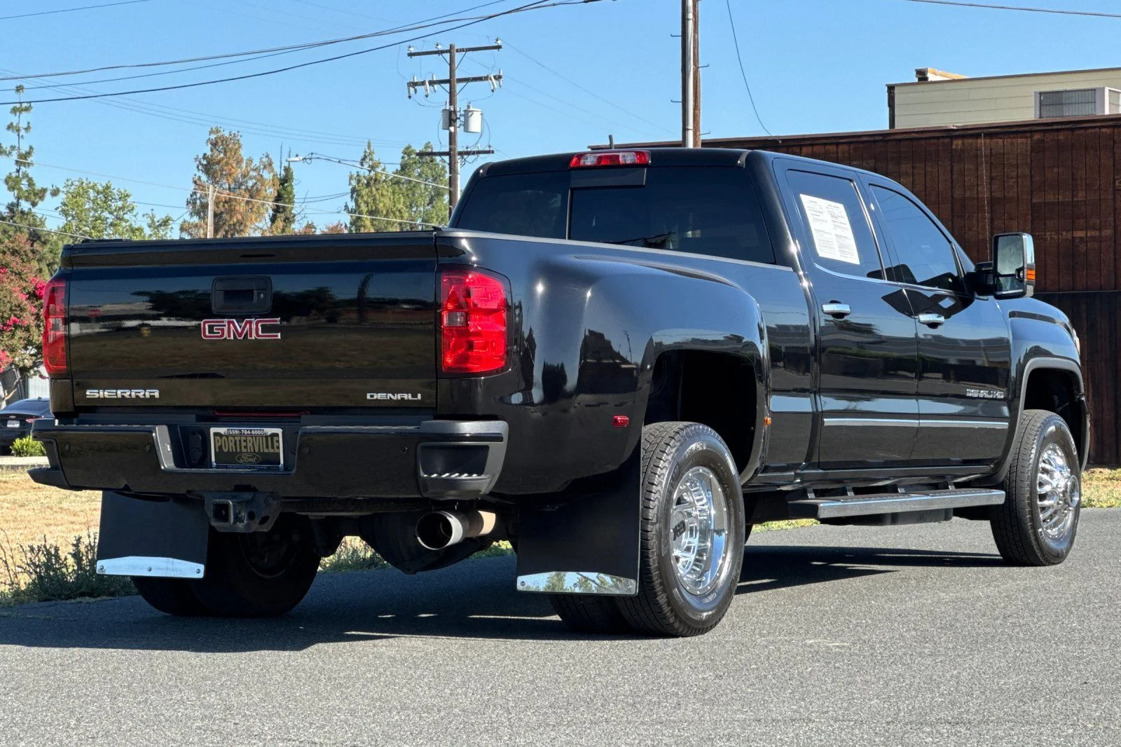 Used 2015 Onyx Black GMC Denali image 4