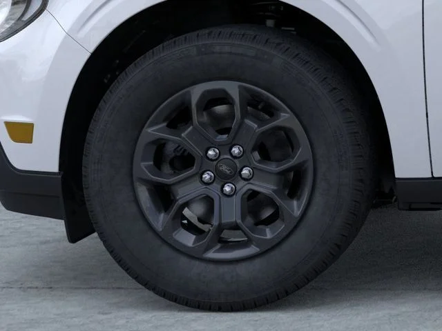 New 2025 Space White Metallic Ford XLT image 21