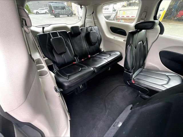 Used 2023 Silver Chrysler Touring L image 29