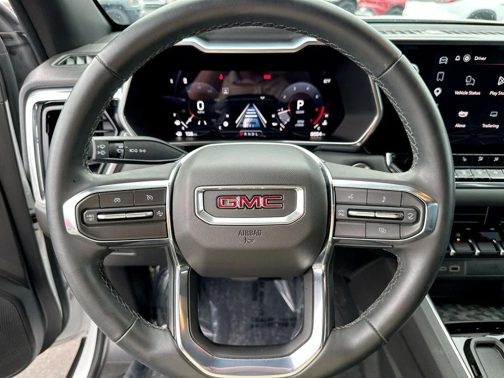 Used 2025 White GMC Elevation image 4