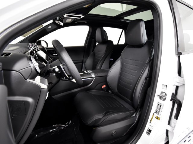 New 2027 MANUFAKTUR Moonlight White Metallic Mercedes-Benz  image 4