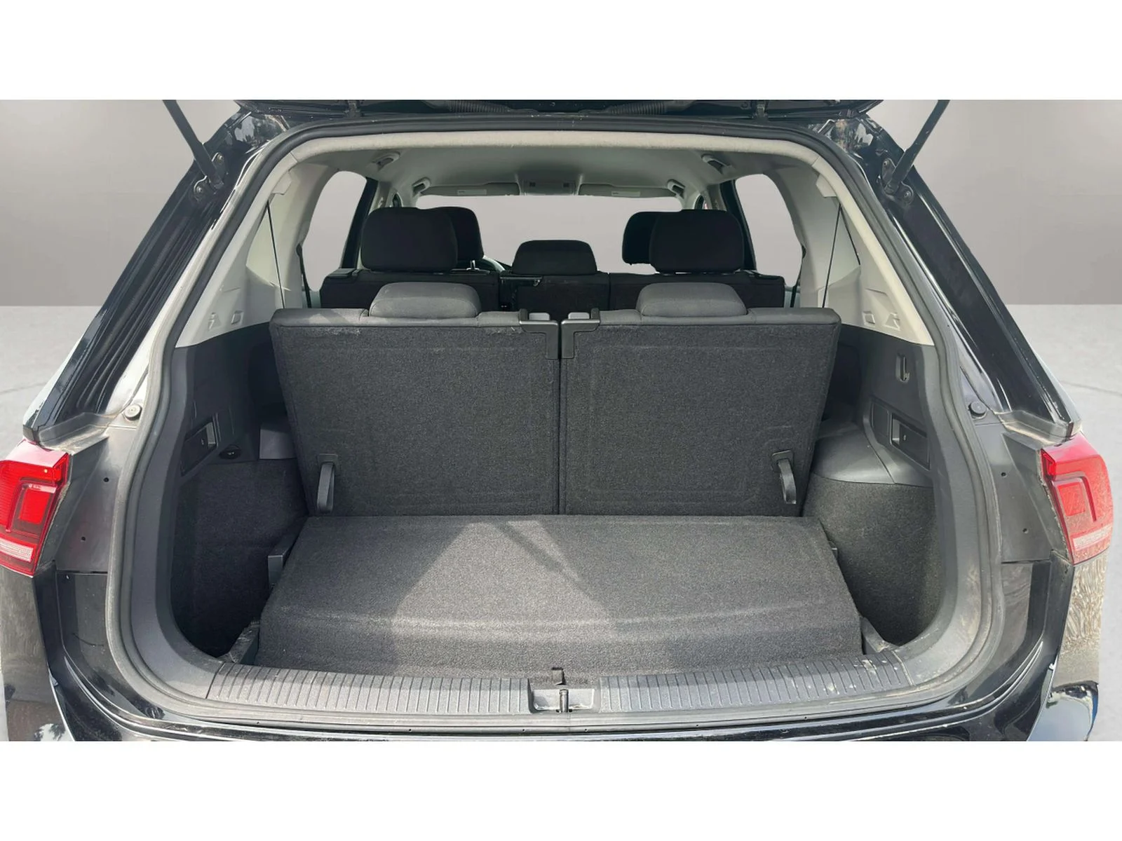 Used 2018 Black Volkswagen 2.0T S image 19